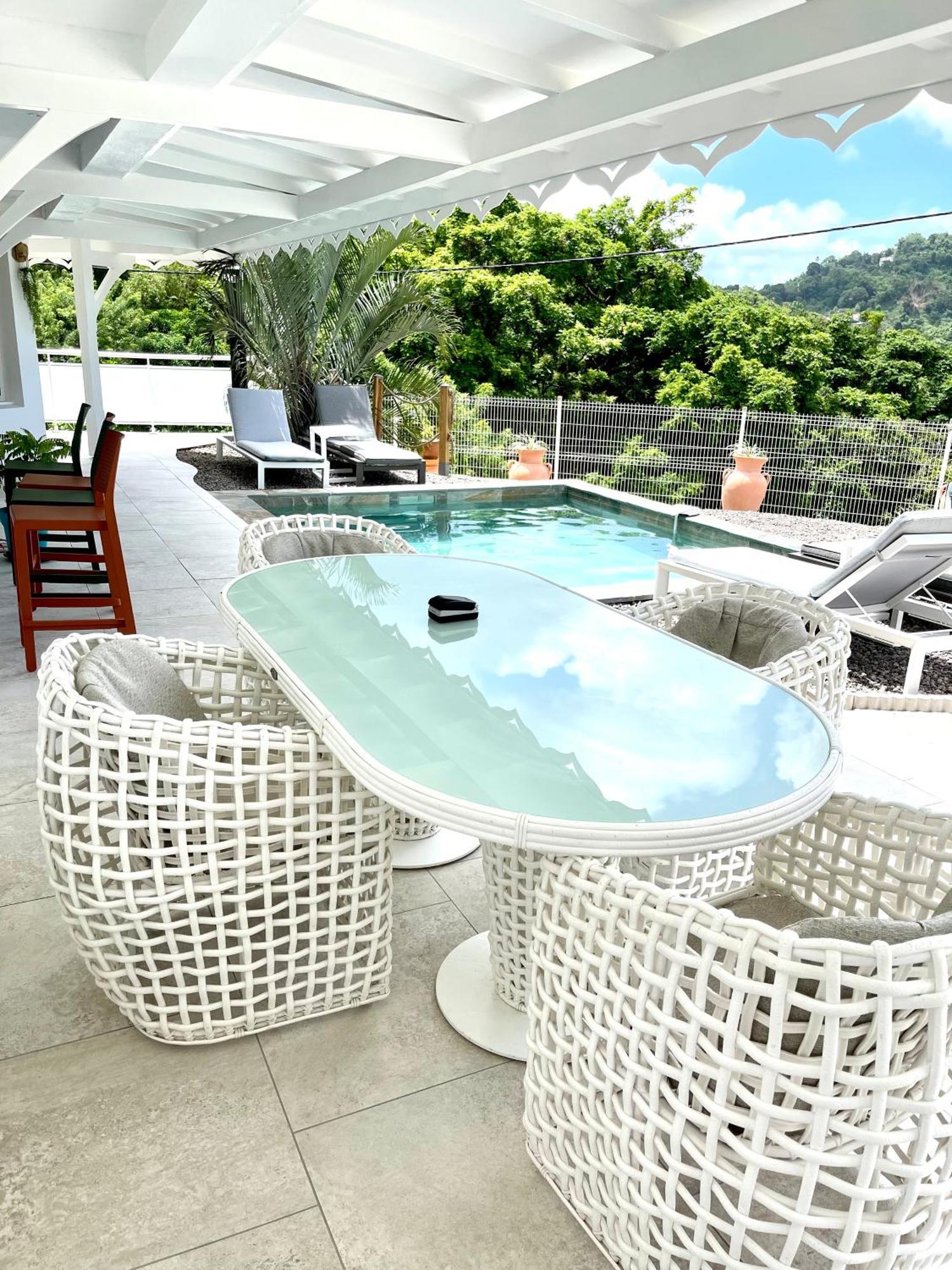 Les Appart Villa Sunbay Caraibes Avec Piscine Privative Vue Mer Et Montagne เลอ ฟร็องซัว ภายนอก รูปภาพ
